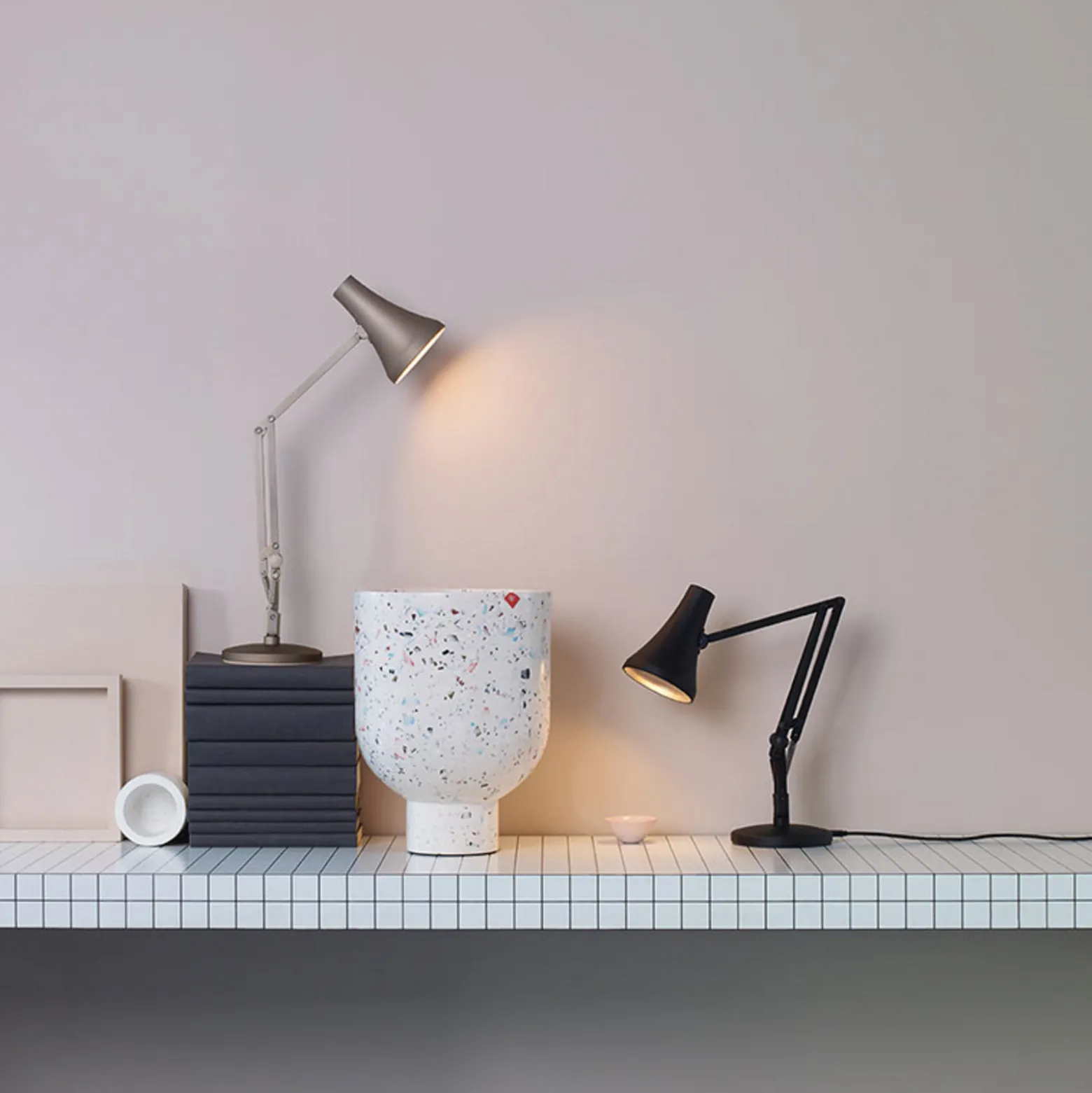 Anglepoise 90 Mini Mini -LED-pöytälamppu musta