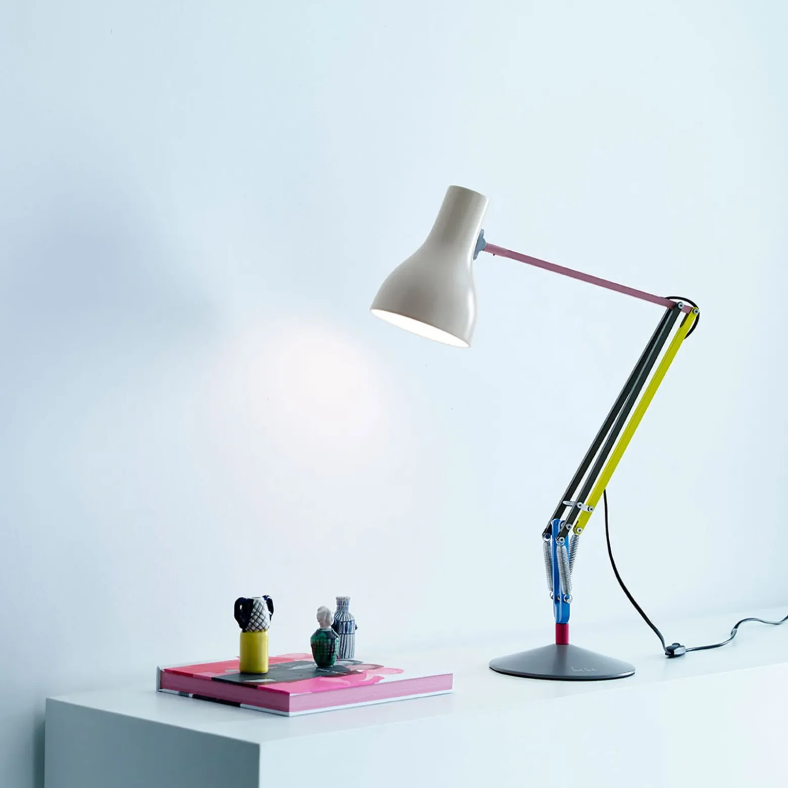 Anglepoise pöytälamppu Type 75 Mini, vaaleanharmaa, 70 cm