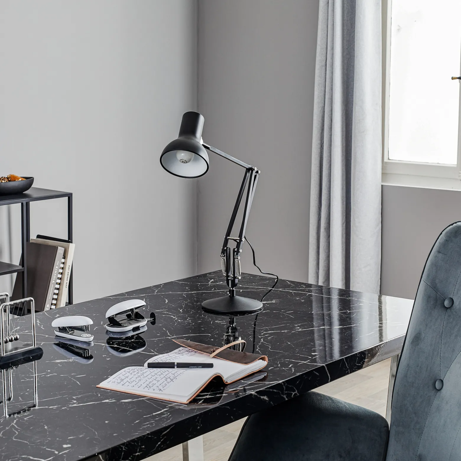 Anglepoise Type 75 Mini -pöytävalaisin, musta