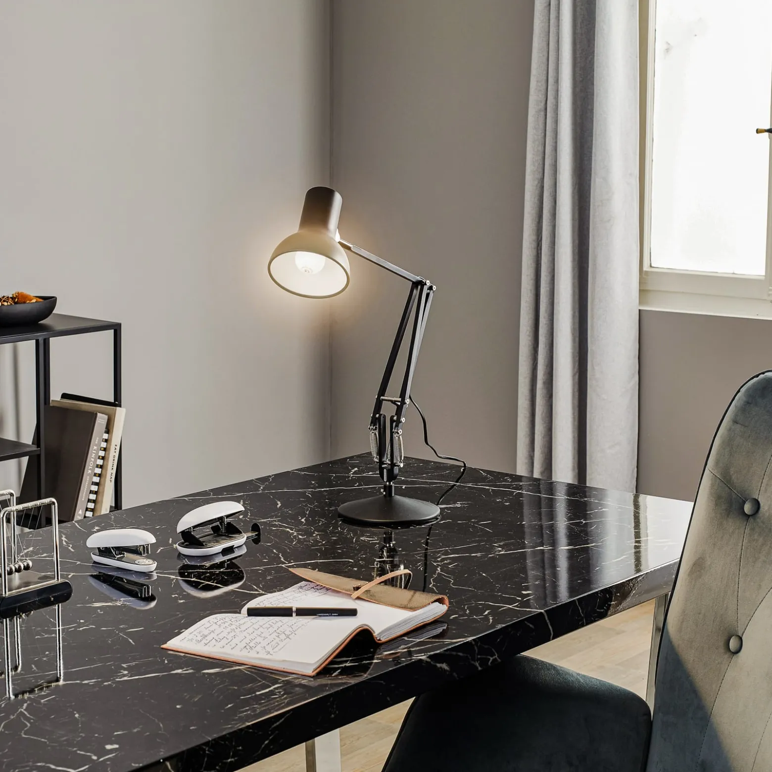 Anglepoise Type 75 Mini -pöytävalaisin, musta