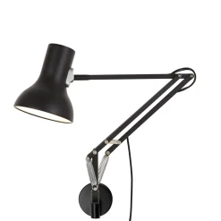 Anglepoise Type 75 Mini -seinävalaisin varrella, samettimusta
