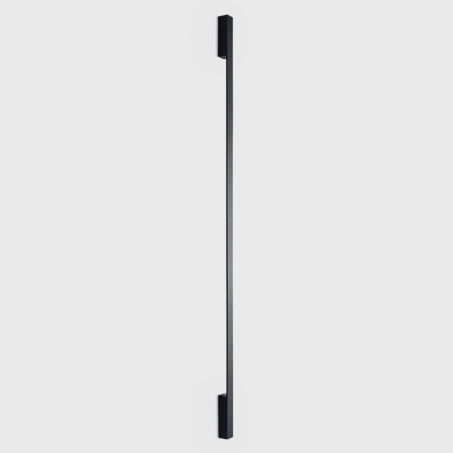 Arcchio Ivano -LED-seinävalaisin 170 cm, musta