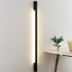 Arcchio Ivano -LED-seinävalaisin 130 cm, musta