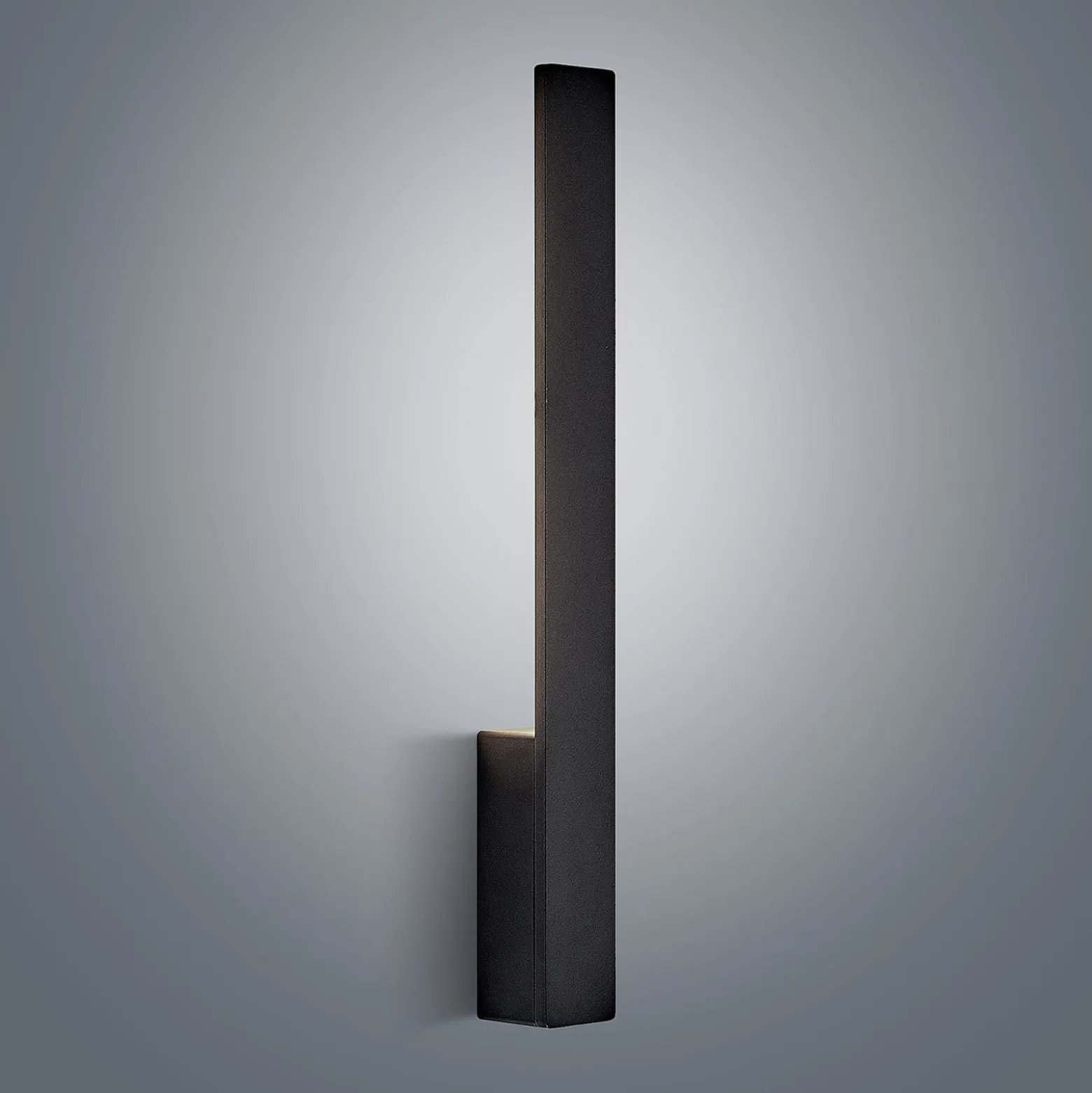 Arcchio Ivano LED-seinävalaisin, 42,5 cm, musta, metallia
