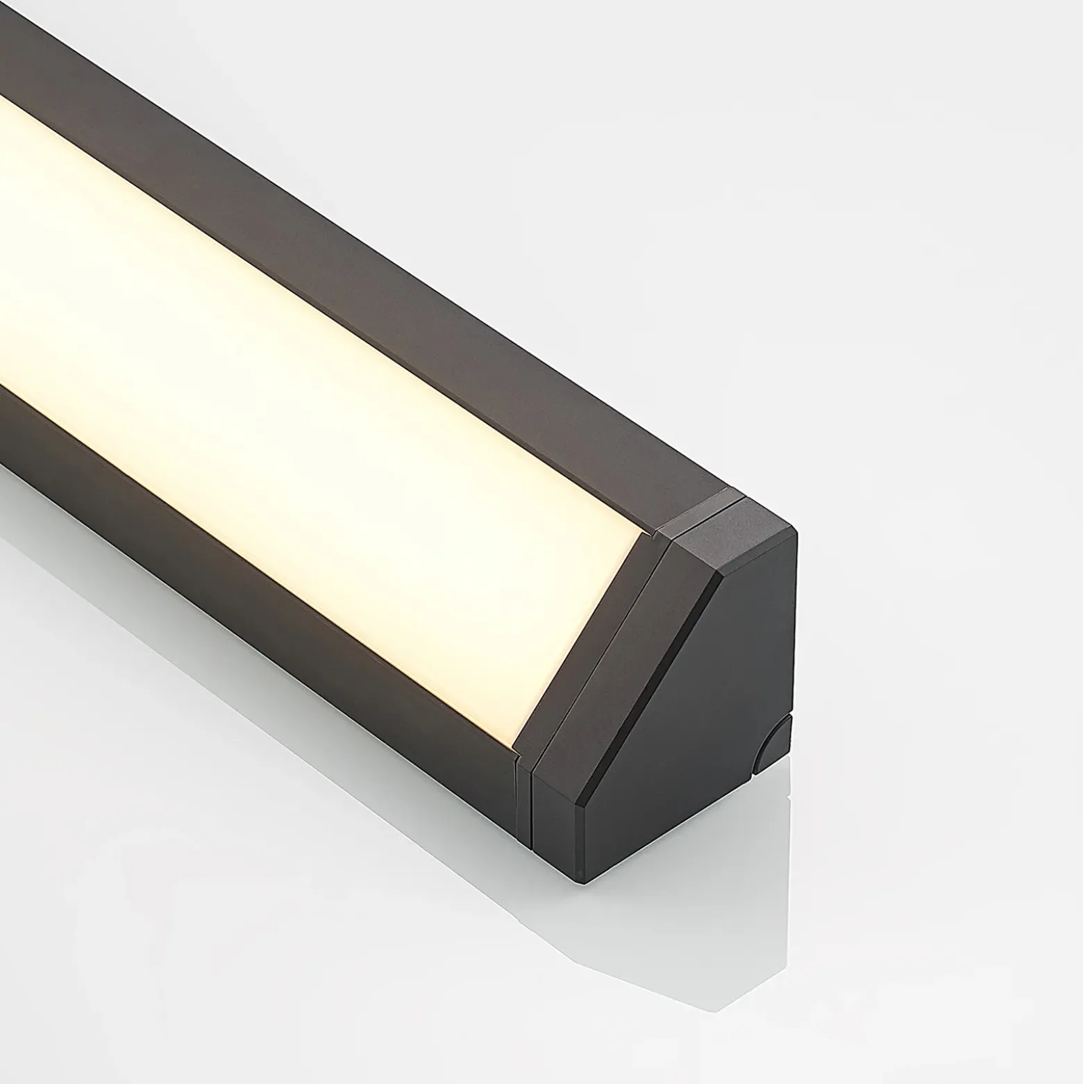 Arcchio LED-kaapinalainen valaisin Ovano, 62 cm, musta, alumiini