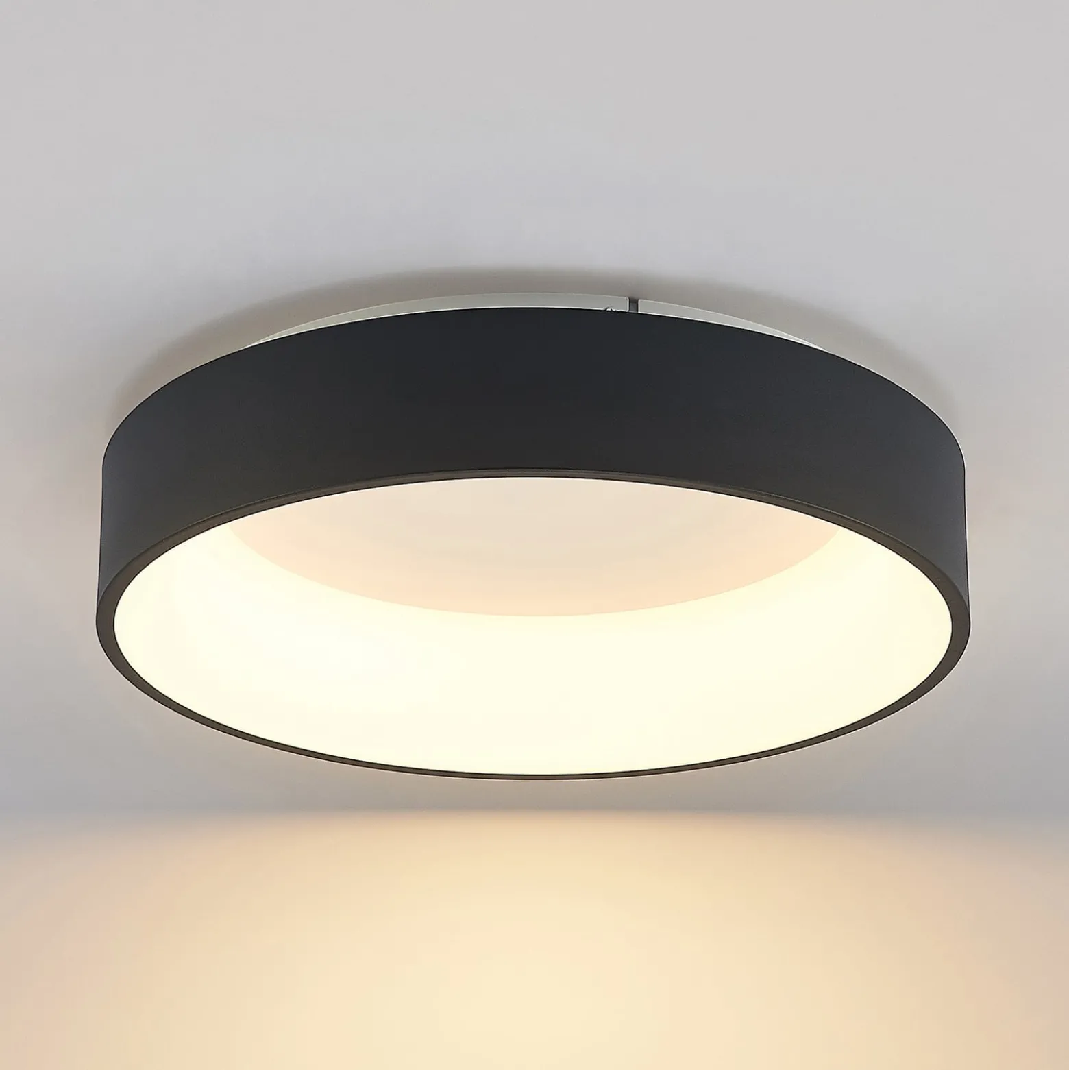 Arcchio LED-kattovalaisin Aleksi, Ø 45cm, musta, metalli, CCT