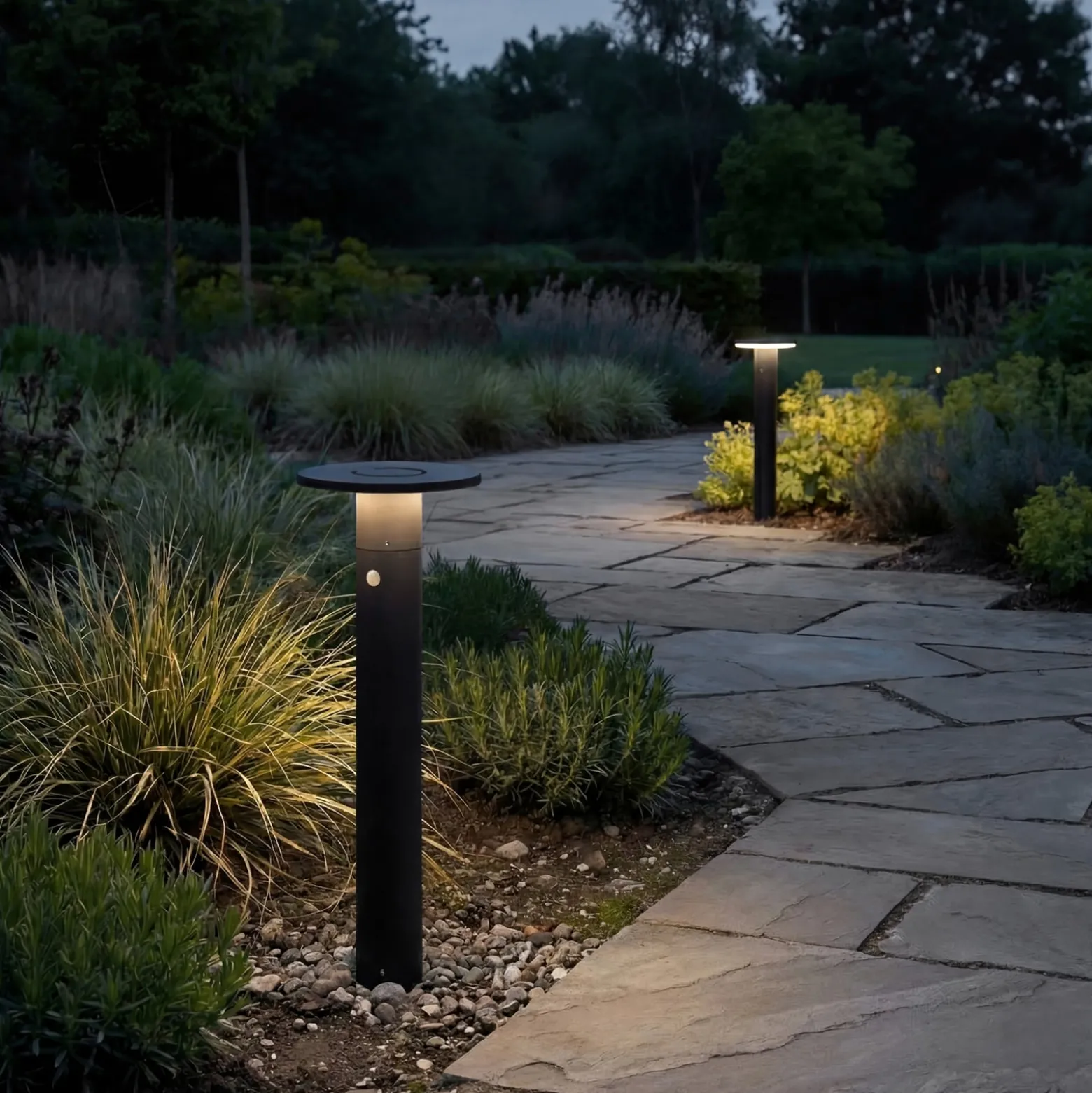 Arcchio LED-pylväsvalaisin Tovio, korkeus 81 cm, anturi, antrasiitti