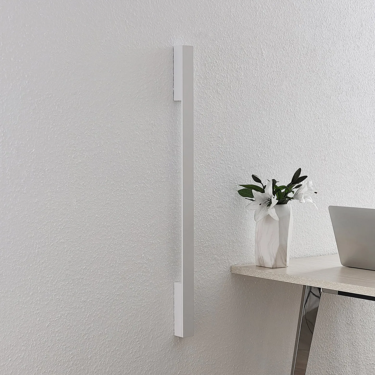 Arcchio LED-seinävalaisin Ivano, 91 cm, valkoinen, alumiini