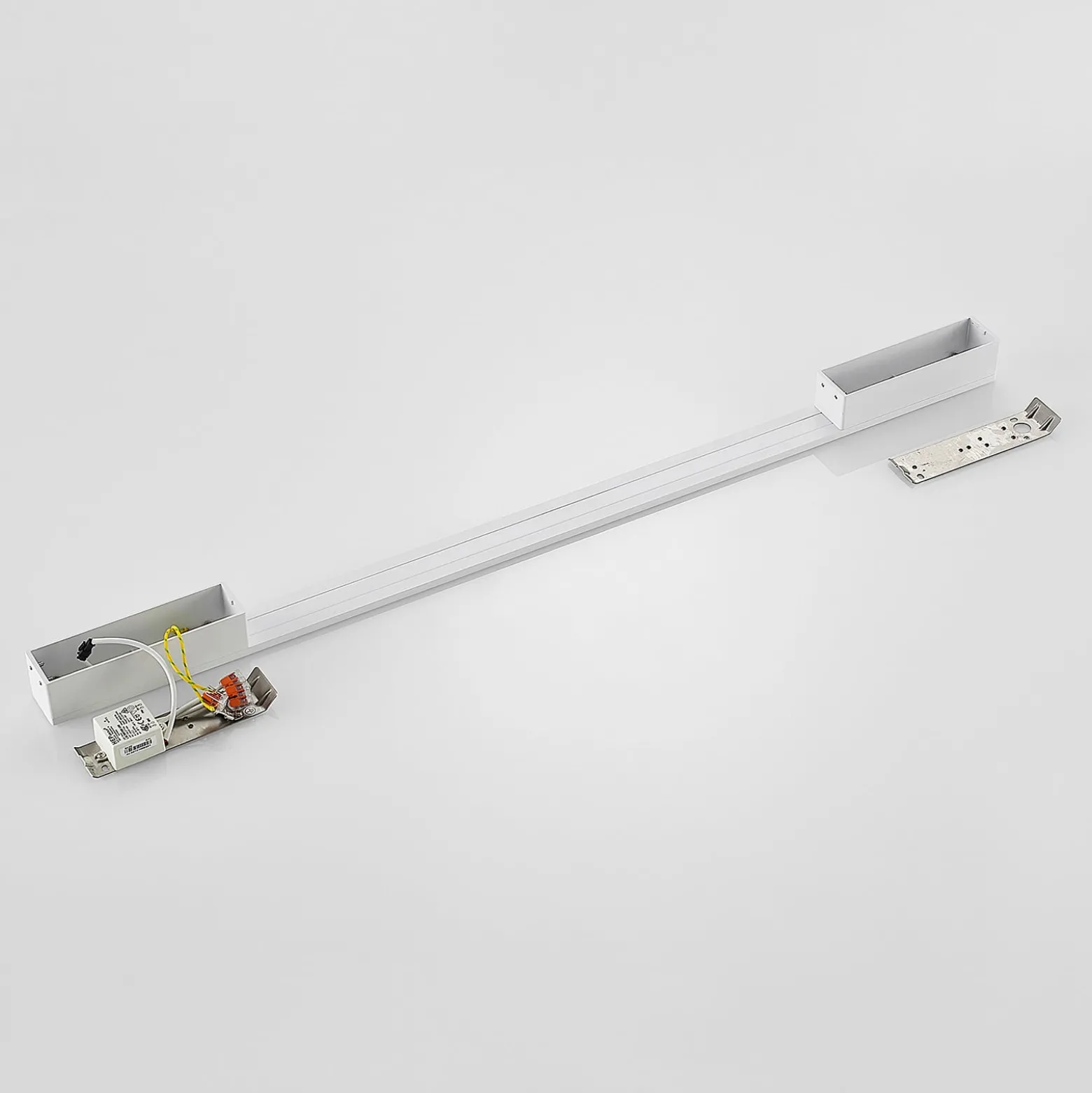 Arcchio LED-seinävalaisin Ivano, 91 cm, valkoinen, alumiini