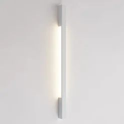 Arcchio LED-seinävalaisin Ivano, 91 cm, valkoinen, alumiini
