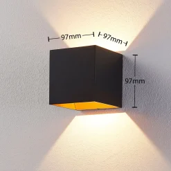 Arcchio LED-seinävalaisin Zuzana, kulmikas, musta, 10 cm leveä