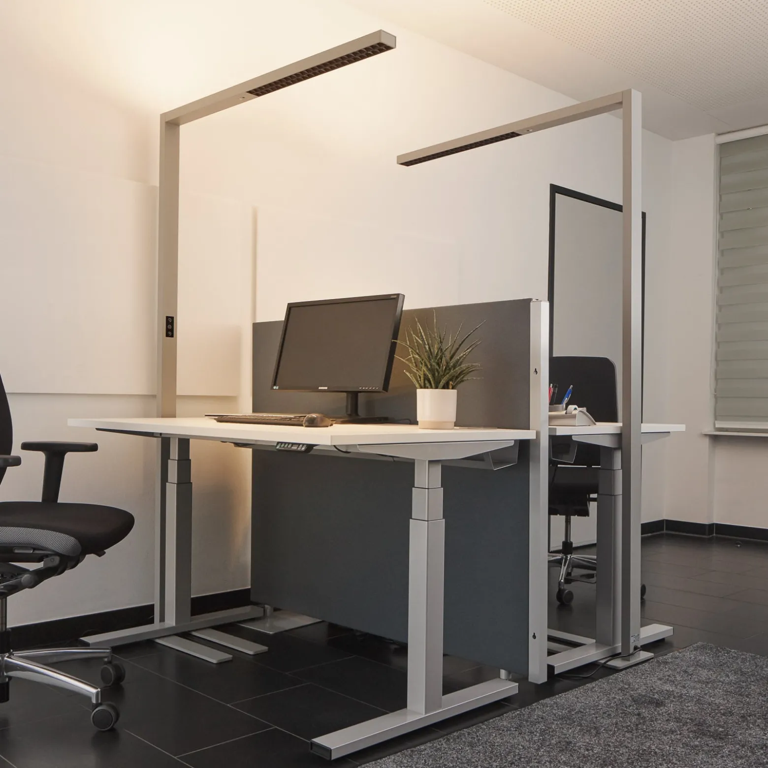 Arcchio LED-toimiston lattiavalaisin Jolinda, hopea, CCT, anturi,