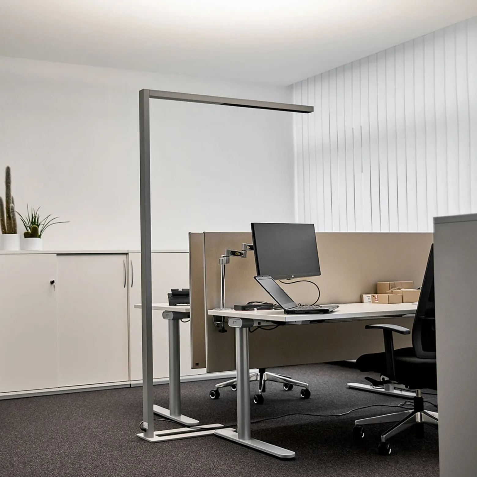 Arcchio LED-toimiston lattiavalaisin Jolinda, hopea, CCT, anturi,
