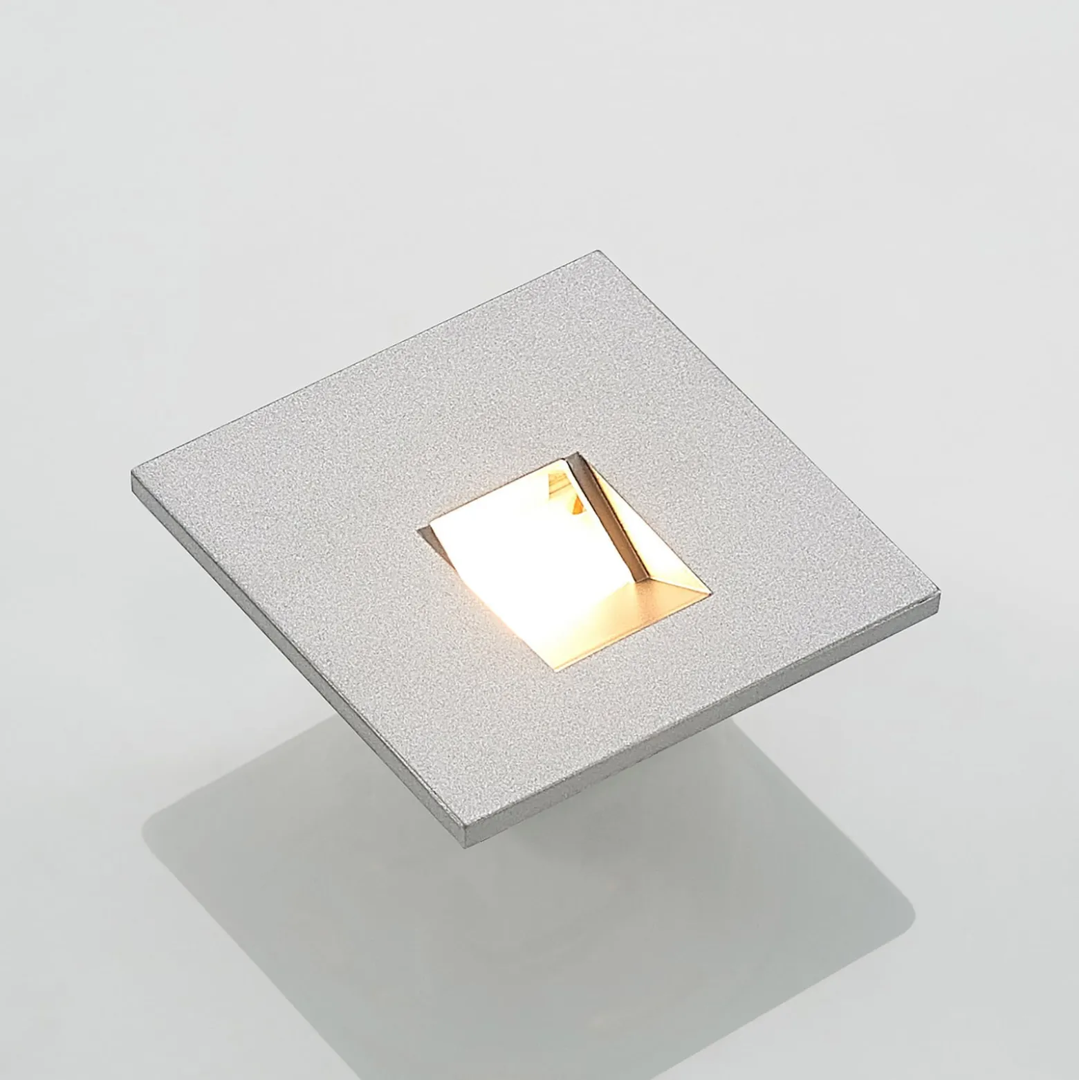 Arcchio LED uppoasennusvalaisin Vexi, 7,5 cm x 7,5 cm, hopea, CCT