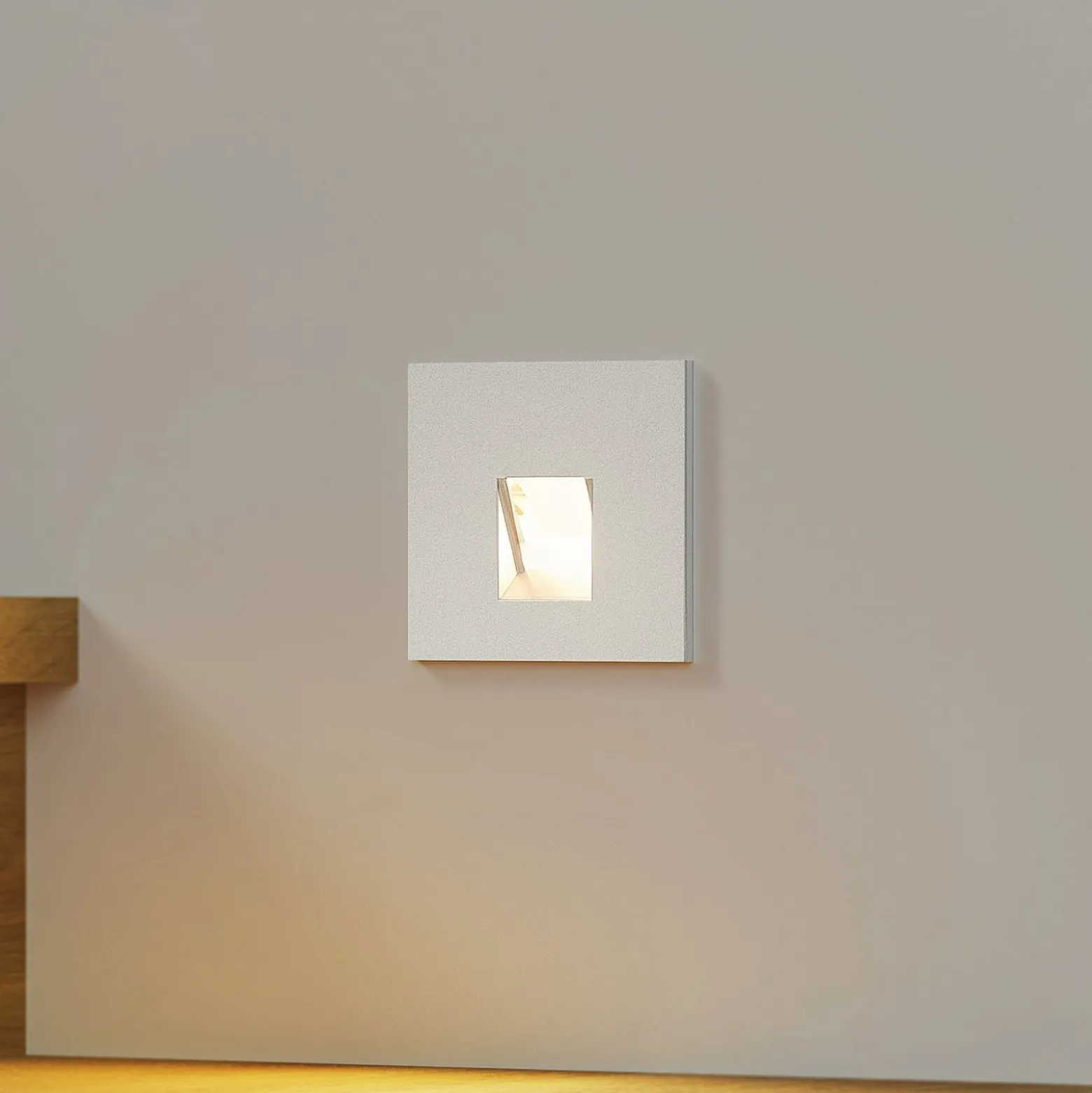 Arcchio LED uppoasennusvalaisin Vexi, 7,5 cm x 7,5 cm, hopea, CCT