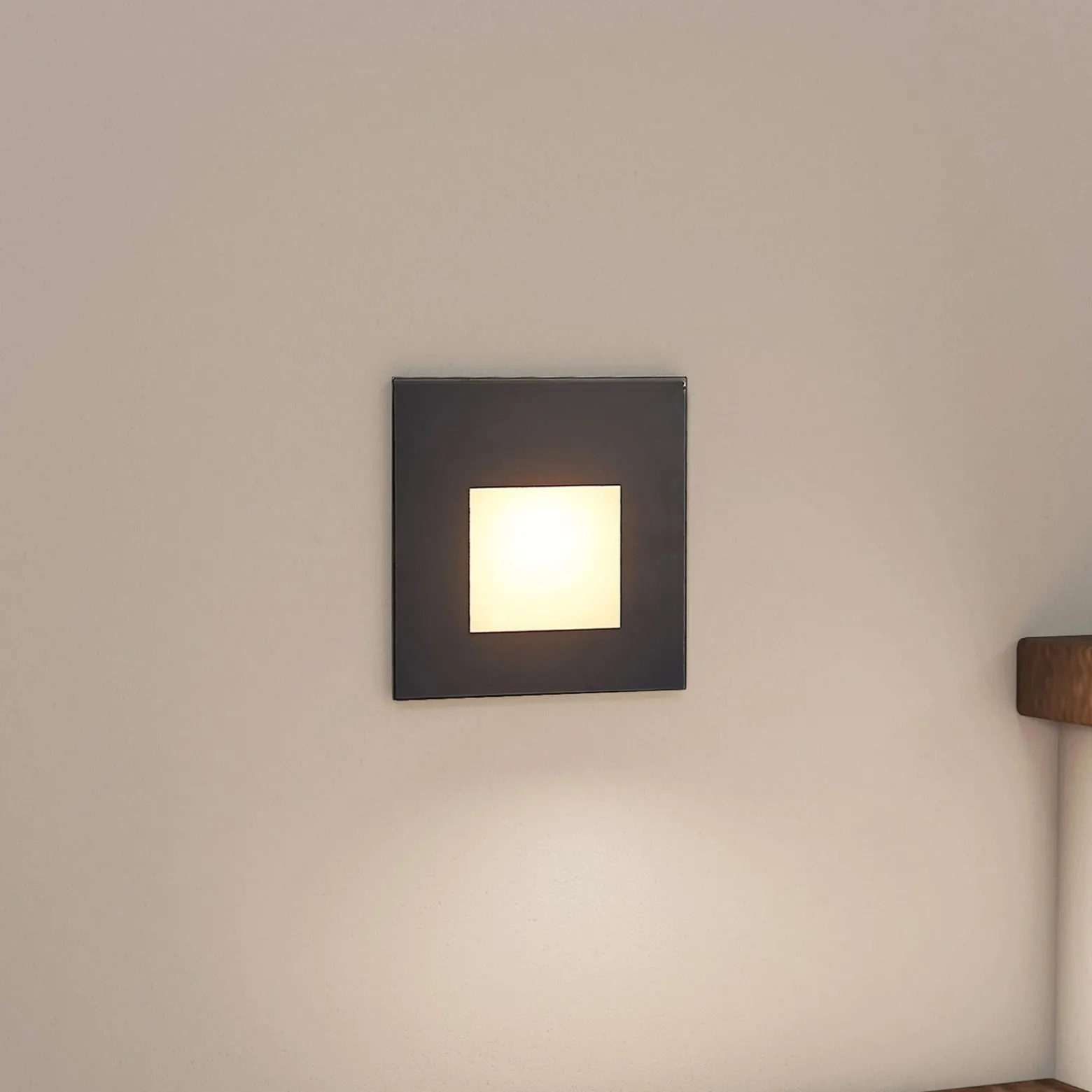 Arcchio LED uppoasennusvalaisin Vexi, 7,8 cm x 7,8 cm, musta, CCT