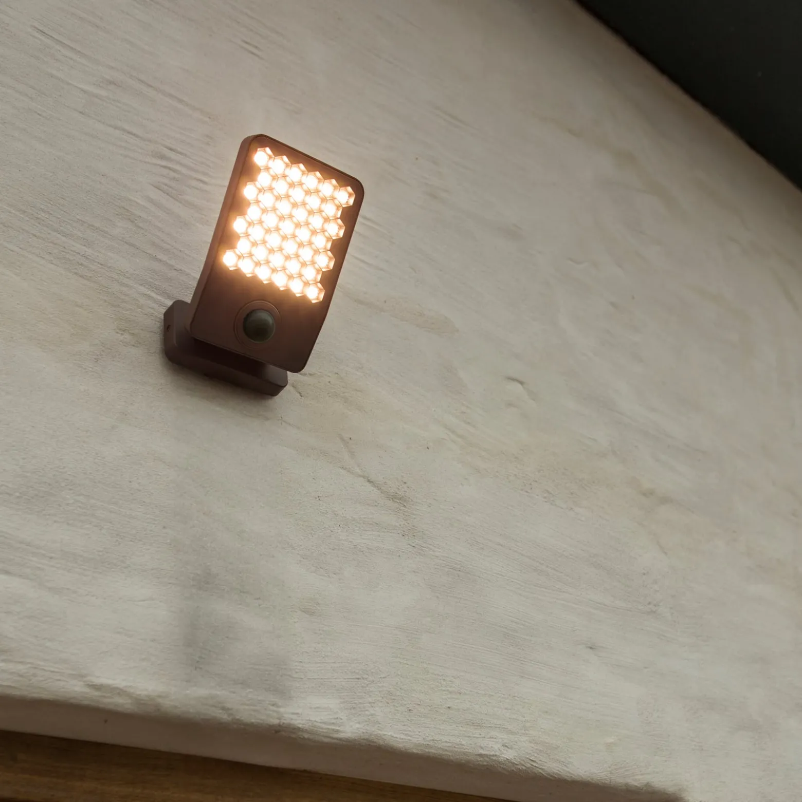 ATLANTIS LED-anturilla varustettu ulkoseinälamppu, tummanharmaa, 22 cm, IP54