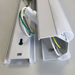 Basic 2 - kaksivaloinen LED-kattovalaisin 120cm