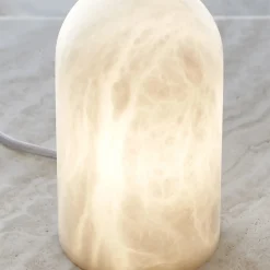 Beacon pöytävalaisin Panton, valkoinen alabasterikivi, korkeus 17,5 cm