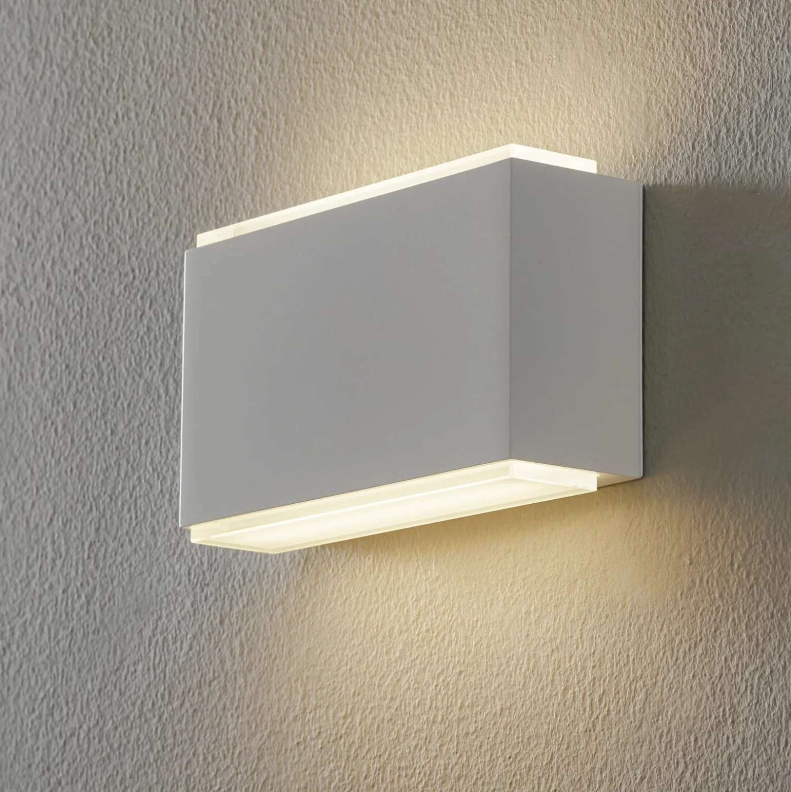 BEGA 23015 LED-seinävalaisin 3000K 18cm valkoinen 1,260lm