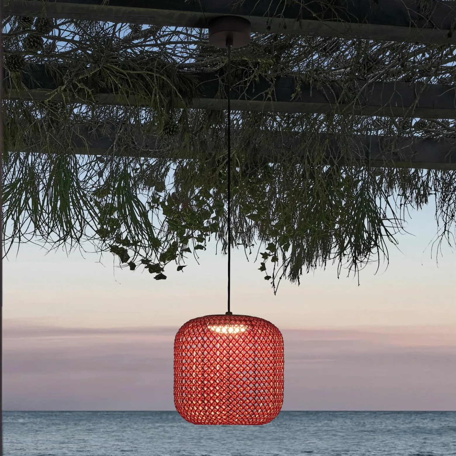Bover Nans S/21 LED-riippuvalaisin ulkona, punainen