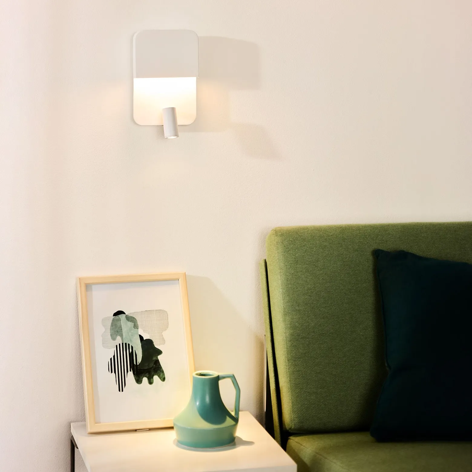 Boxer LED-seinävalaisin, jossa on valonheitin, valkoinen
