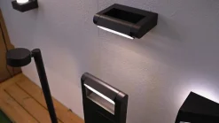 Brianza-LED-ulkoseinälamppu, musta, leveys 20 cm, metallia