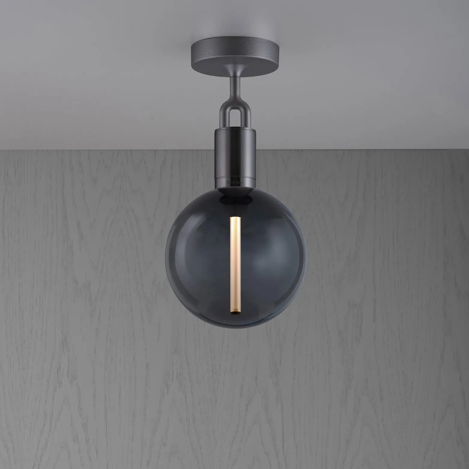 Buster + Punch haarukoitu Gunmetal/lasi savustettu Ø 20cm