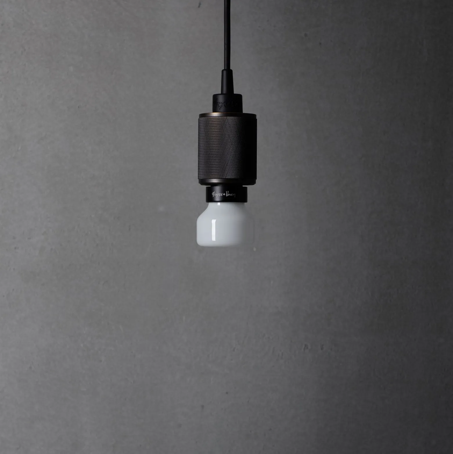 Buster + Punch LED-lamppu E27 5W opaali 2700K himmennettävä