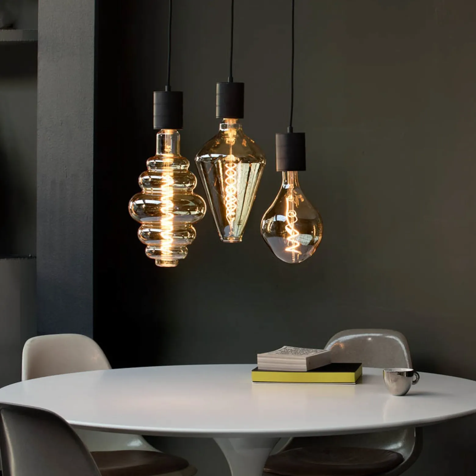 Calex Vienna -LED-lamppu E27 6W dim 2 200 K kulta