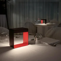 Dama LED ladattava pöytävalaisin, punainen, alumiini, ABS