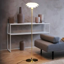 Dyberg Larsenin lattiavalaisin DL31, messingin värinen, korkeus 133 cm