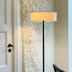 Dyberg Larsen lattiavalaisin Calix, musta/luonnonväri, 150 cm