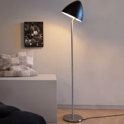 Dyberg Larsen Oulu-maavalaisin, musta/teräs, korkeus 128 cm