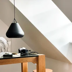 Dyberg Larsen Volta-riippuvalaisin, musta, Ø 26 cm, metallia