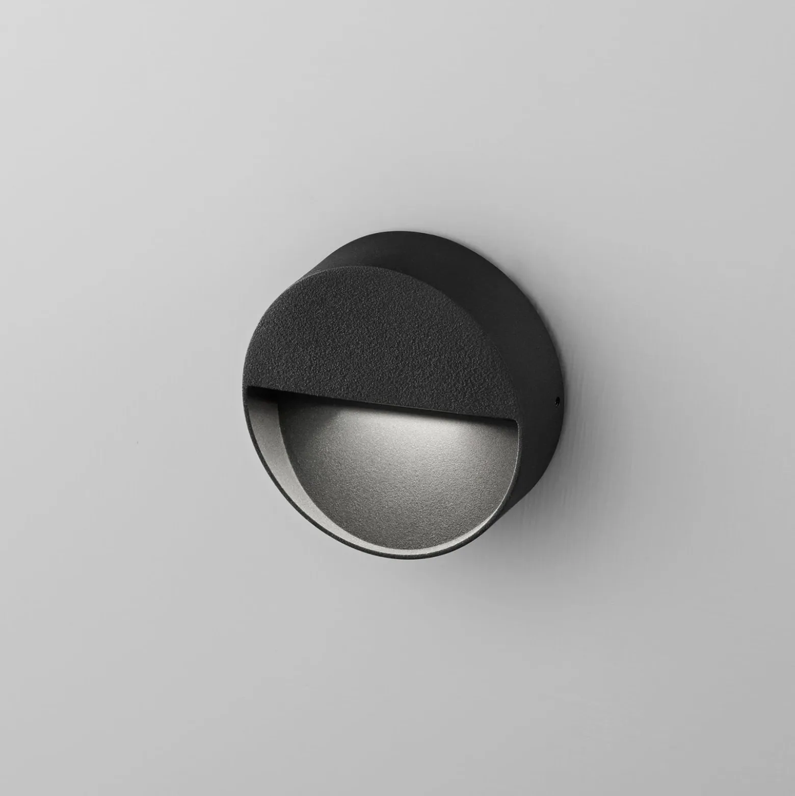 Egger DLS LED-seinävalaisin Vigo, IP54, musta