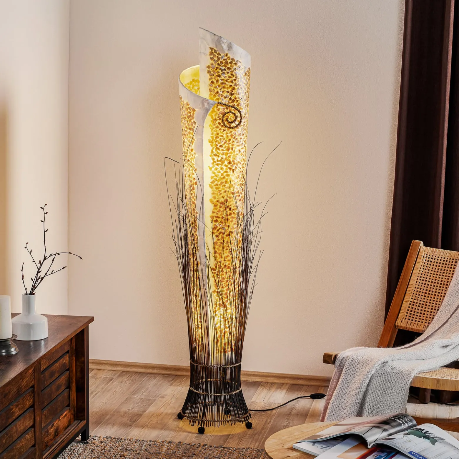 Eksoottinen YUNI-lattiavalaisin, 150 cm