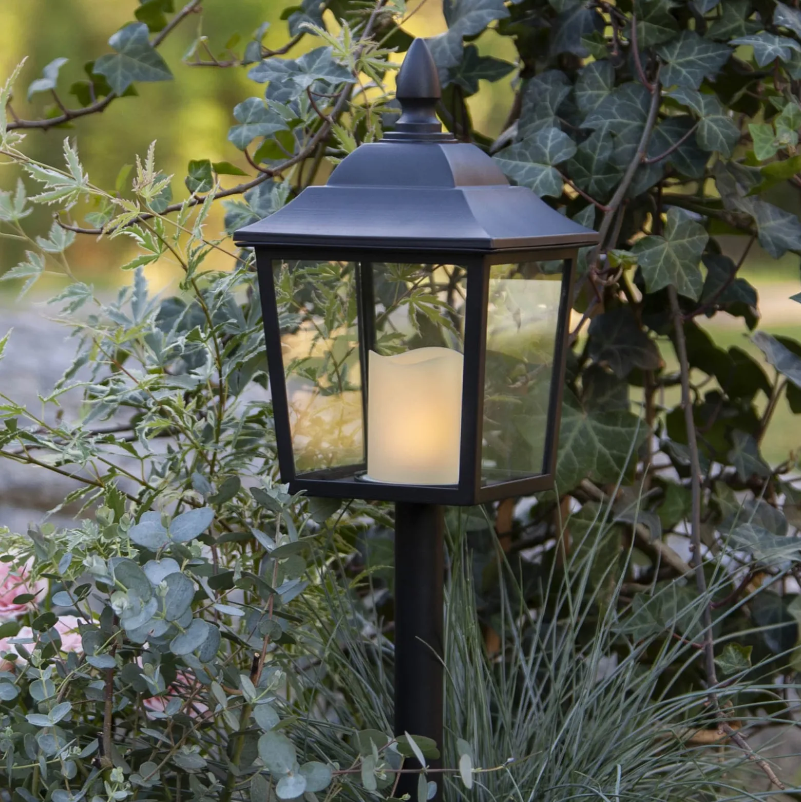 Flame Lantern -LED-hautalyhty, korkeus 52 cm