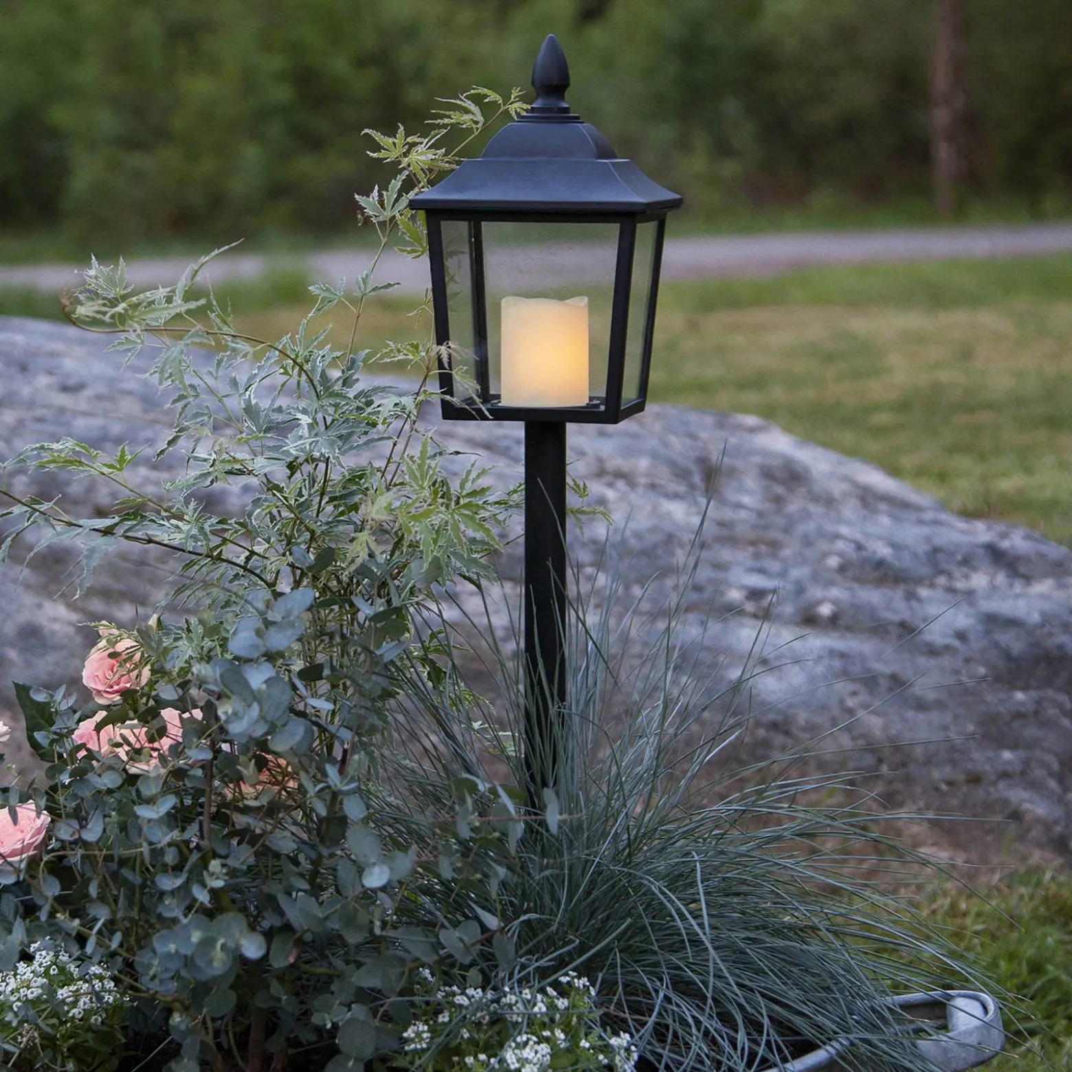 Flame Lantern -LED-hautalyhty, korkeus 52 cm