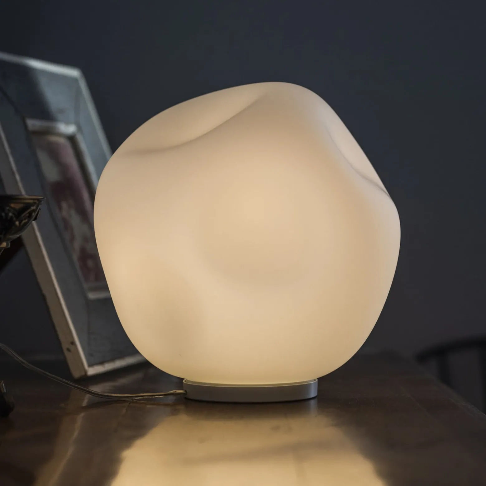 Foscarini pöytävalaisin Hoba Midi, Ø 19 cm, himmennettävä, lasi