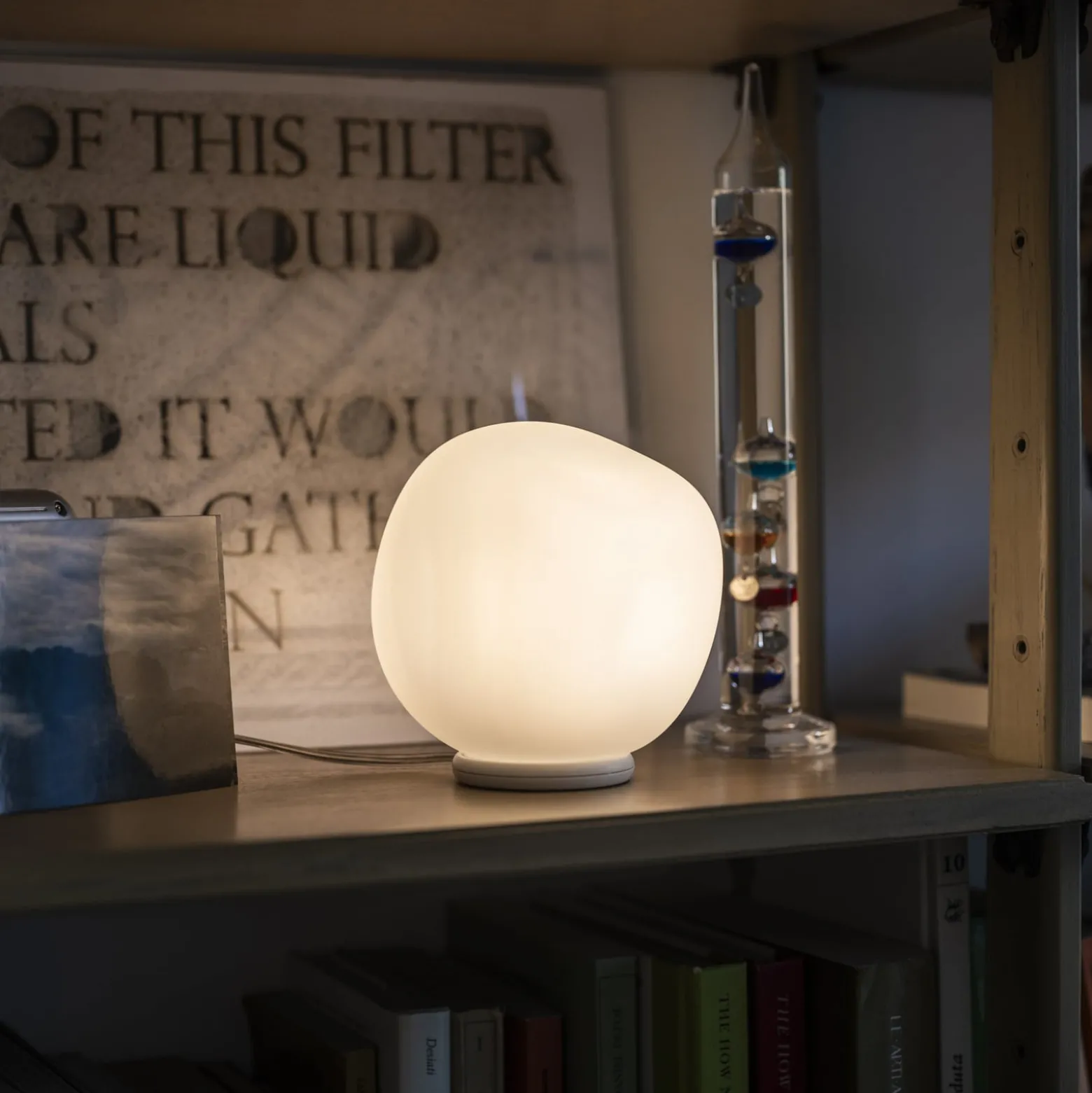 Foscarini pöytävalaisin Hoba Piccola, Ø 13 cm, päälle/pois, lasi