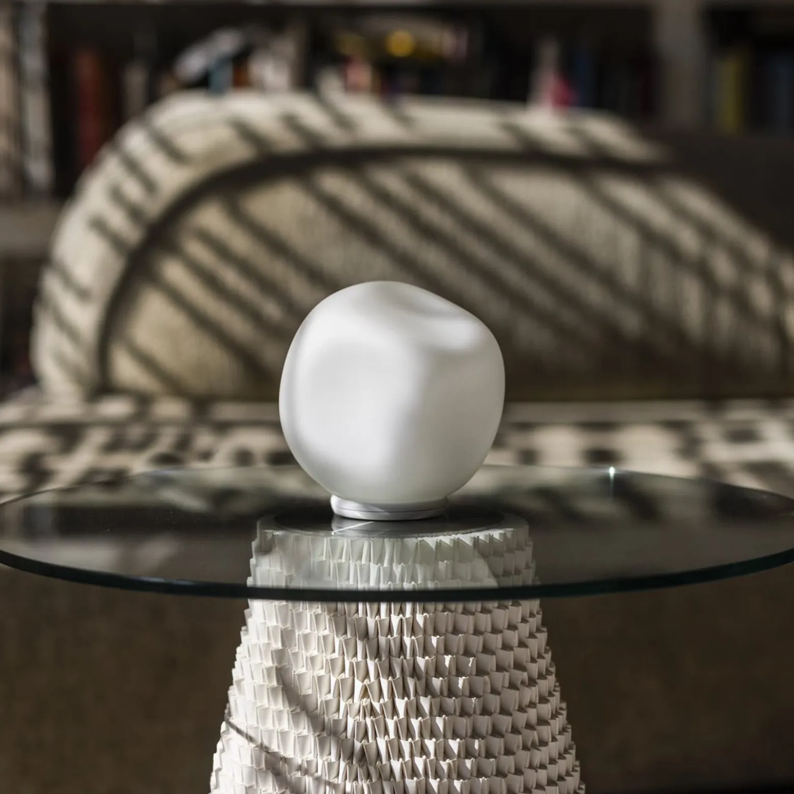 Foscarini pöytävalaisin Hoba Piccola, Ø 13 cm, päälle/pois, lasi
