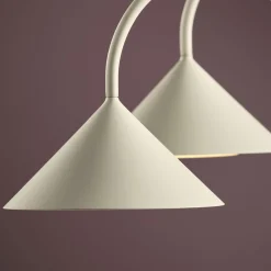 FRANDSEN LED-akkuinen lattiavalo Grasp, valkoinen, korkeus 72 cm, metalli