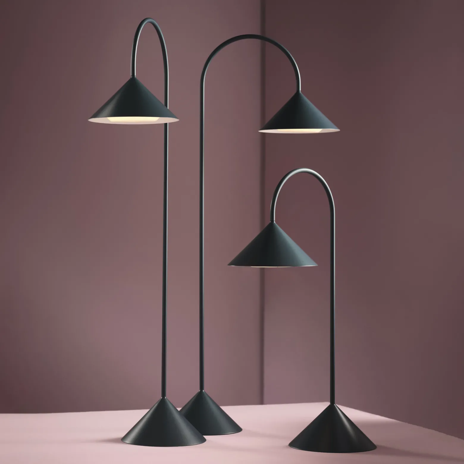 FRANDSEN LED-akku-lattiavalo Grasp, petrol, 72 cm, metalli