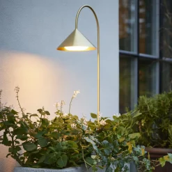 FRANDSEN LED-maapiikkivalo Grasp, messinkivärinen, 82 cm, IP44
