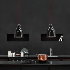 FRITZ HANSEN Caravaggio P2 kiiltävä musta