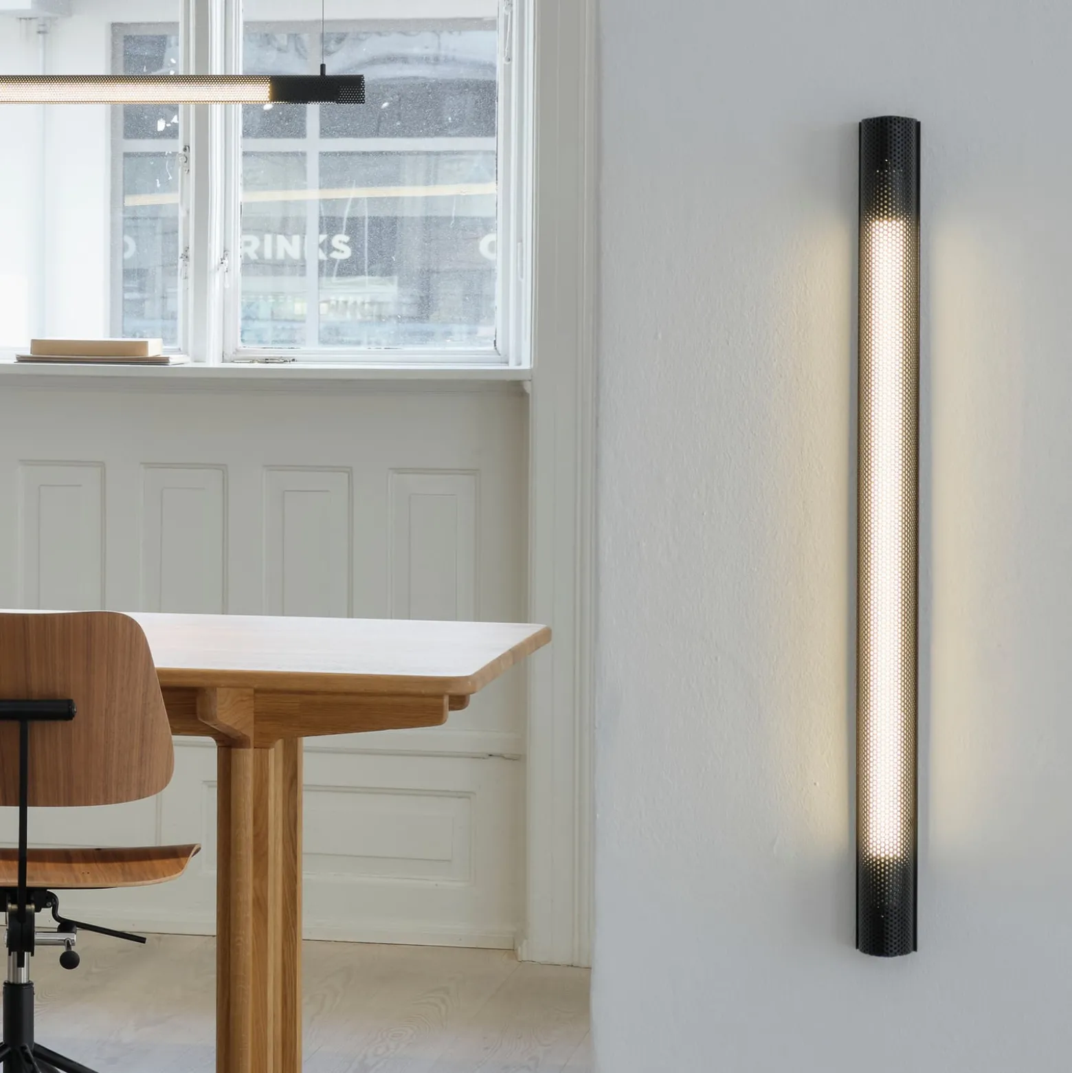 GEJST seinävalaisin Radent, musta, korkeus 70 cm, G13 LED