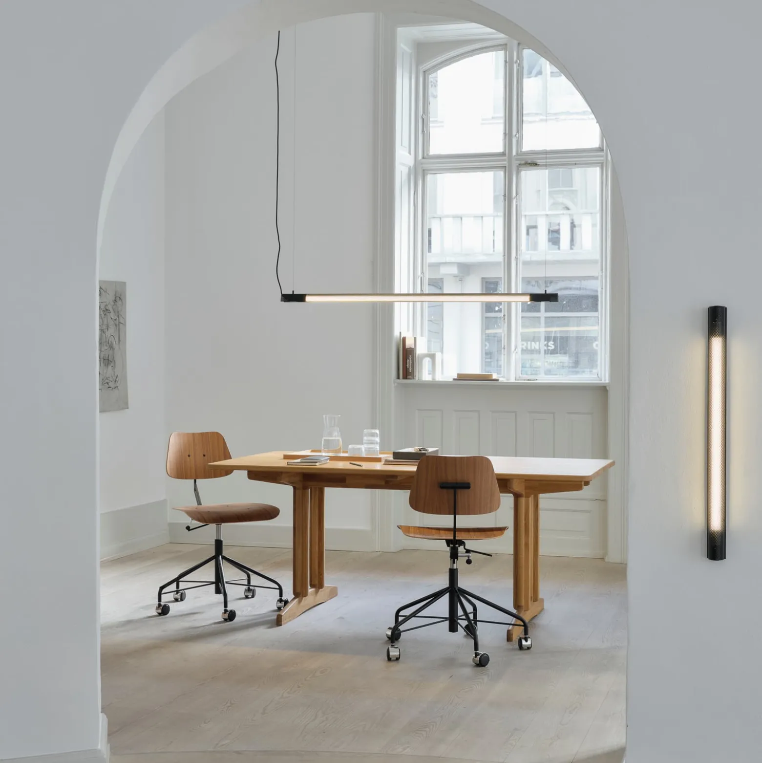 GEJST seinävalaisin Radent, musta, korkeus 70 cm, G13 LED
