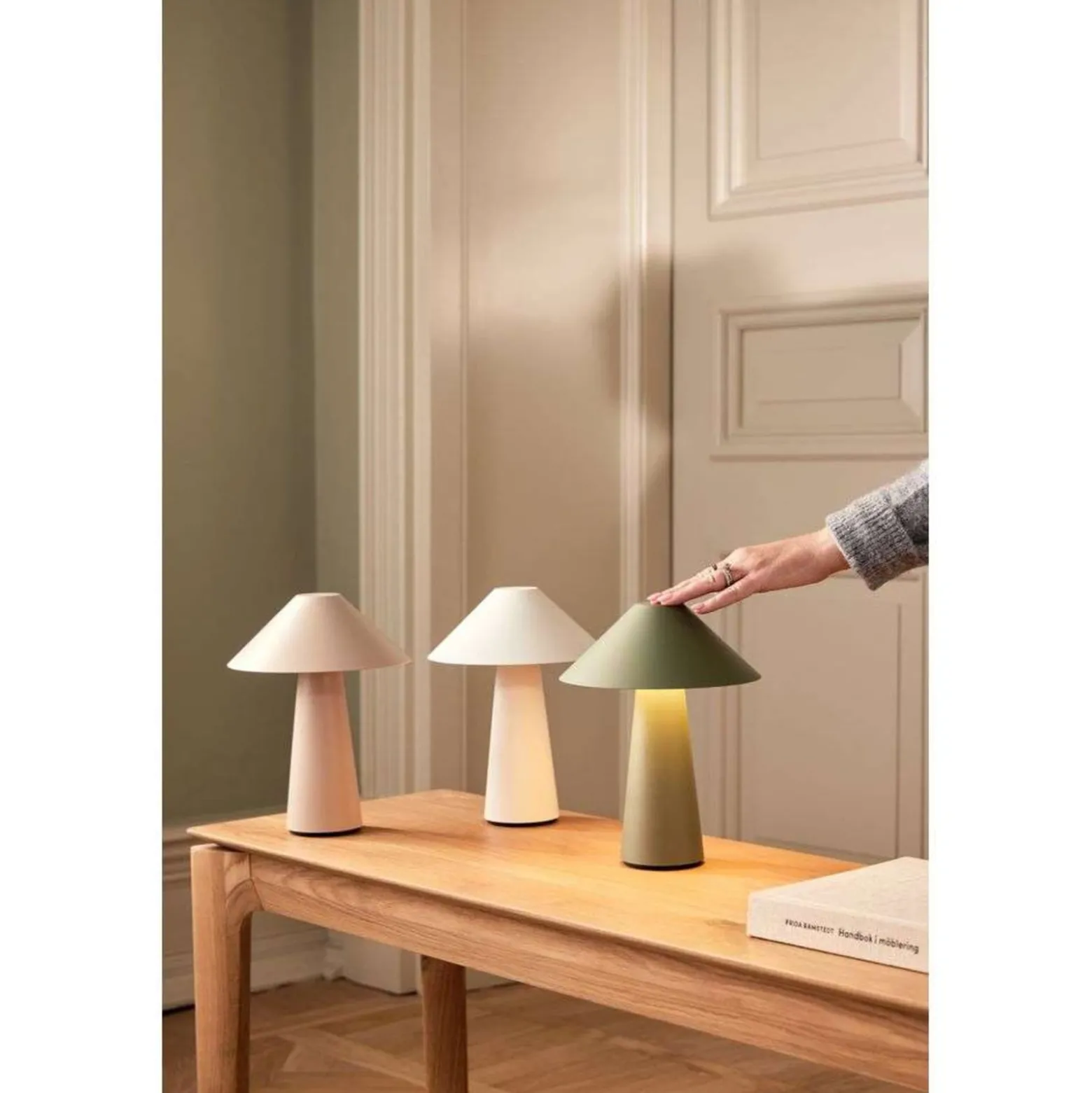 Globen Lighting Cannes-akkupöytälamppu, vihreä, 26 cm IP44