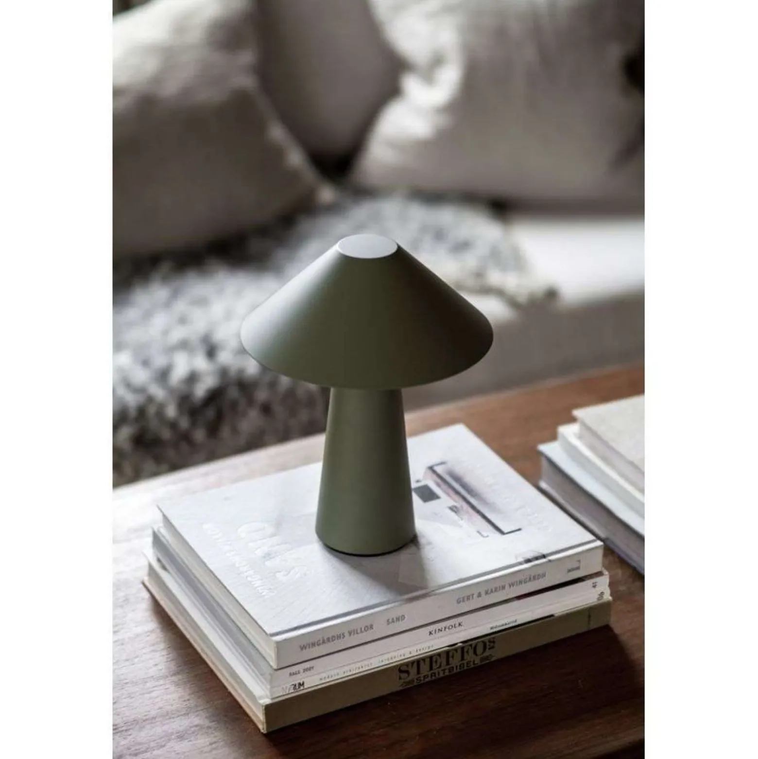 Globen Lighting Cannes-akkupöytälamppu, vihreä, 26 cm IP44